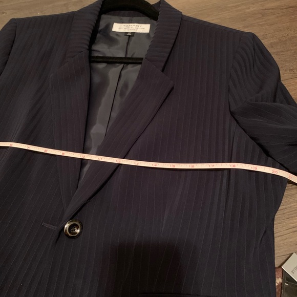 NEW Tahari Suit Jacket - Picture 6 of 6